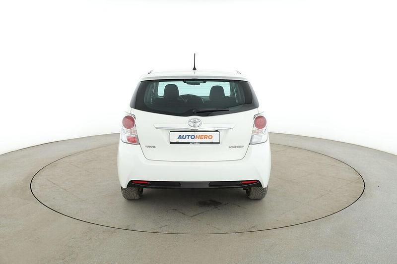 Gebraucht Toyota Verso Edition-S 112 PS (82 kW) 2016 Weiß Van / Kleinbus