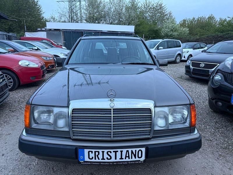 Gebraucht Mercedes 300 1990 Grau Kombi