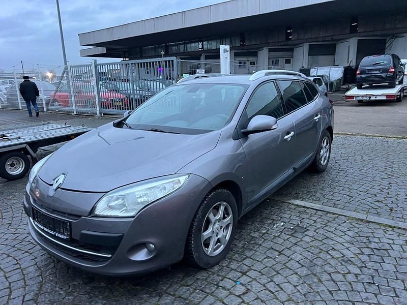 Grau Gebraucht 2011 Renault Mégane GrandTour Dynamique Kombi | 2.100 € (Guter Preis) - Bild 1/4