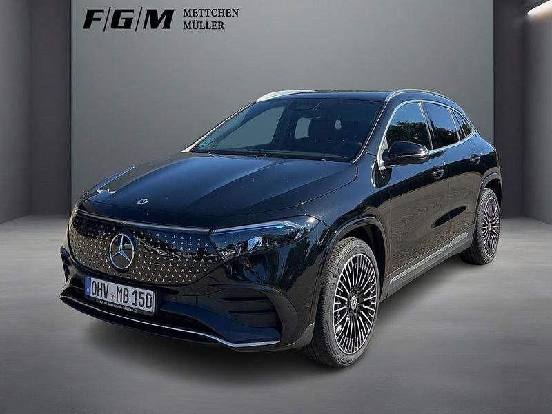 Kosmosschwarz metallic Gebraucht 2024 Mercedes EQA300 AMG line SUV | 38.470 € (Teuer) - Bild 1/4