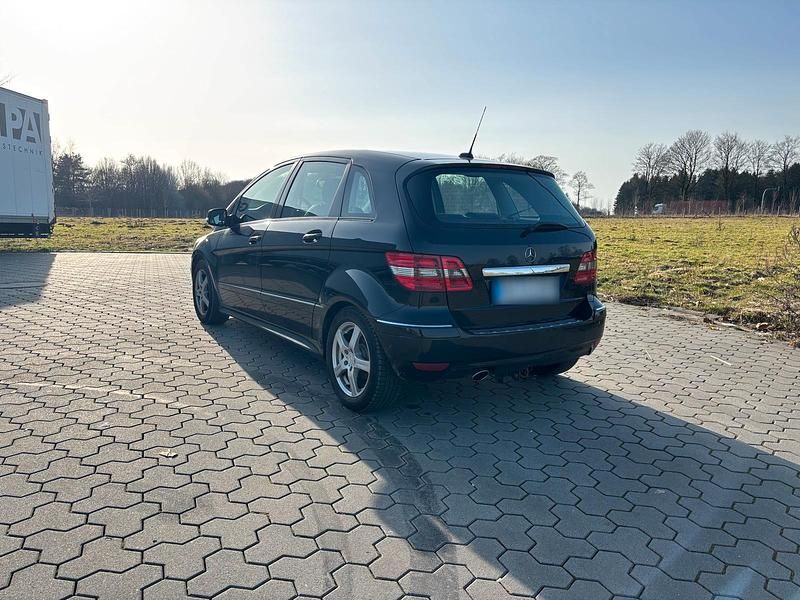 Gebraucht Mercedes B150 95 PS (69 kW) 2008 Schwarz Van / Kleinbus