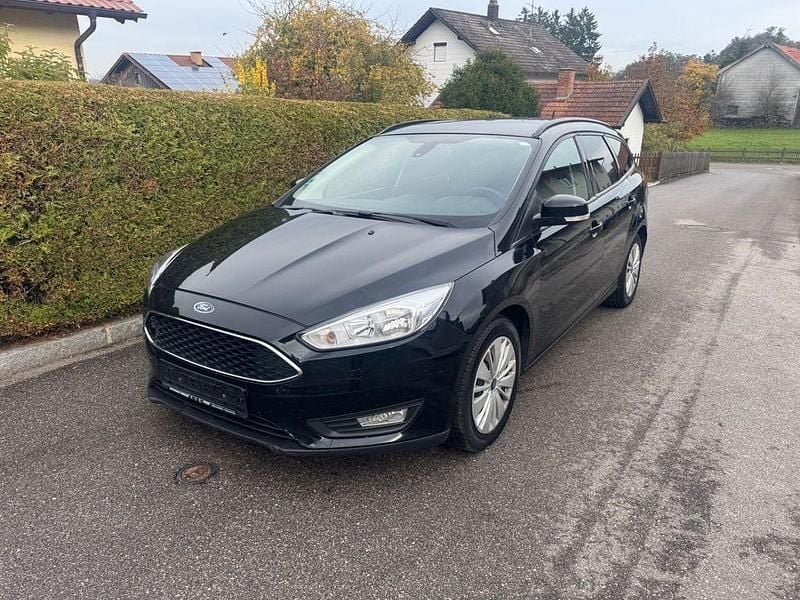Schwarz Gebraucht 2015 Ford Focus Business Edition Limousine | 3.600 € (Superpreis) - Bild 1/4
