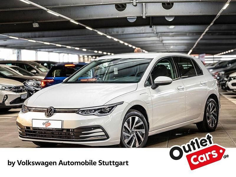 Gebraucht VW Golf VIII Style 204 PS (150 kW) 2021 Pure white Limousine