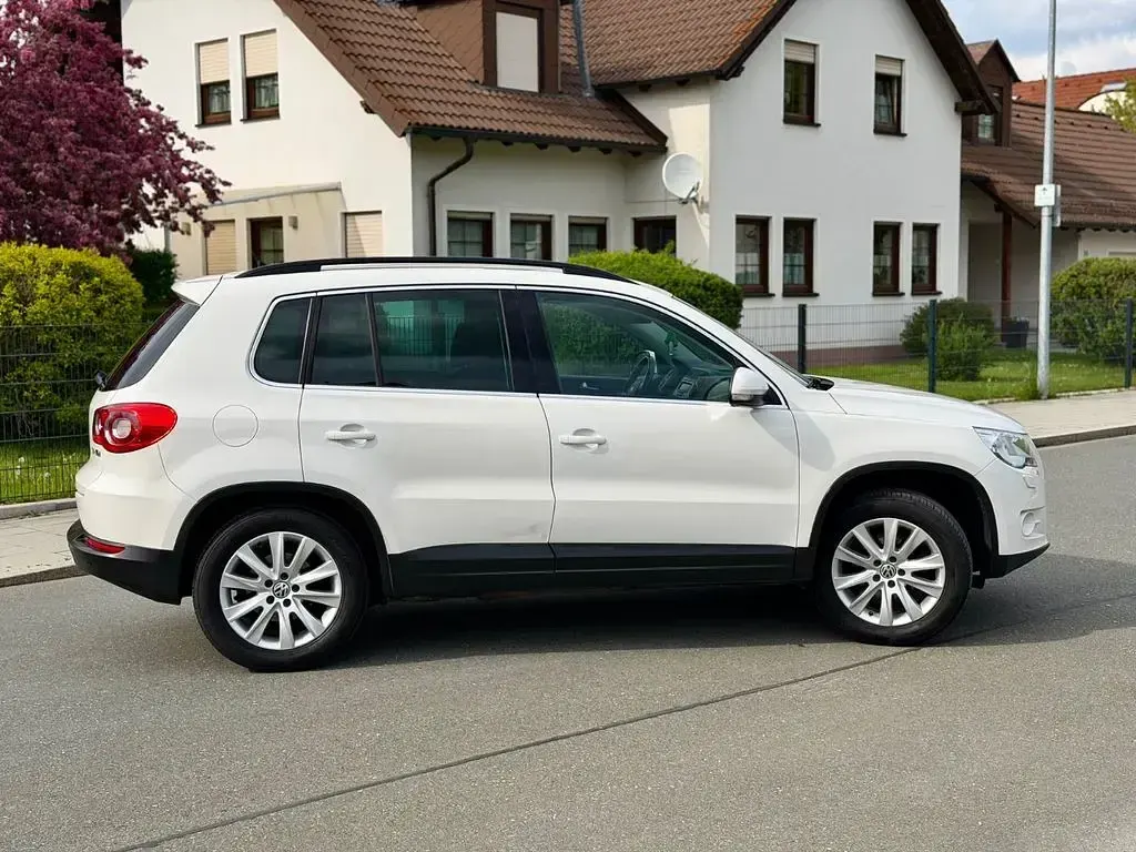 Gebraucht VW Tiguan 140 PS (102 kW) 2008 Weiß SUV