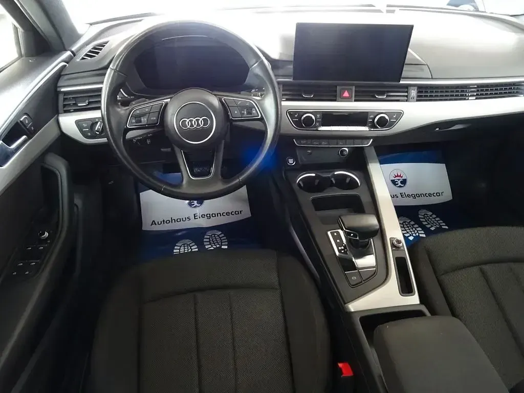 Gebraucht Audi A4 Sport 204 PS (150 kW) 2022 Florettsilber Limousine