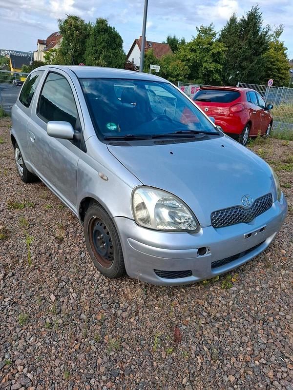 Grau Gebraucht 2005 Toyota Yaris Kleinwagen | 750 € (Guter Preis) - Bild 1/4