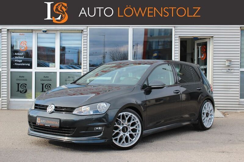 Grau Gebraucht 2016 VW Golf VII Sportline Limousine | 12.990 € (Fairer Preis) - Bild 1/4