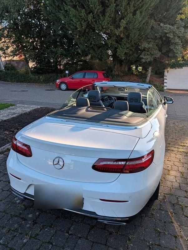 Gebraucht Mercedes E220 194 PS (142 kW) 2018 Weiß Cabrio