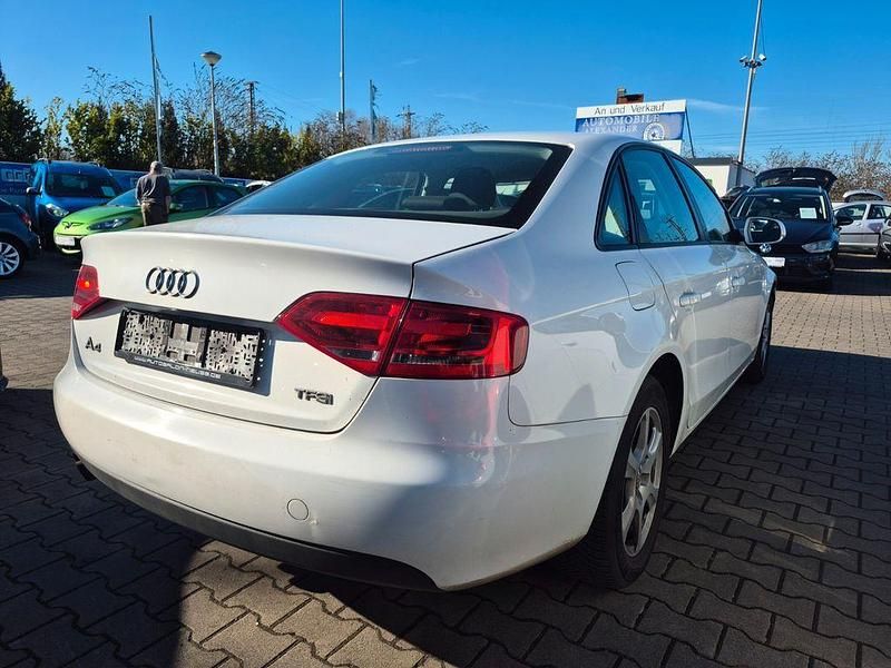 Gebraucht Audi A4 179 PS (131 kW) 2011 Weiß Limousine