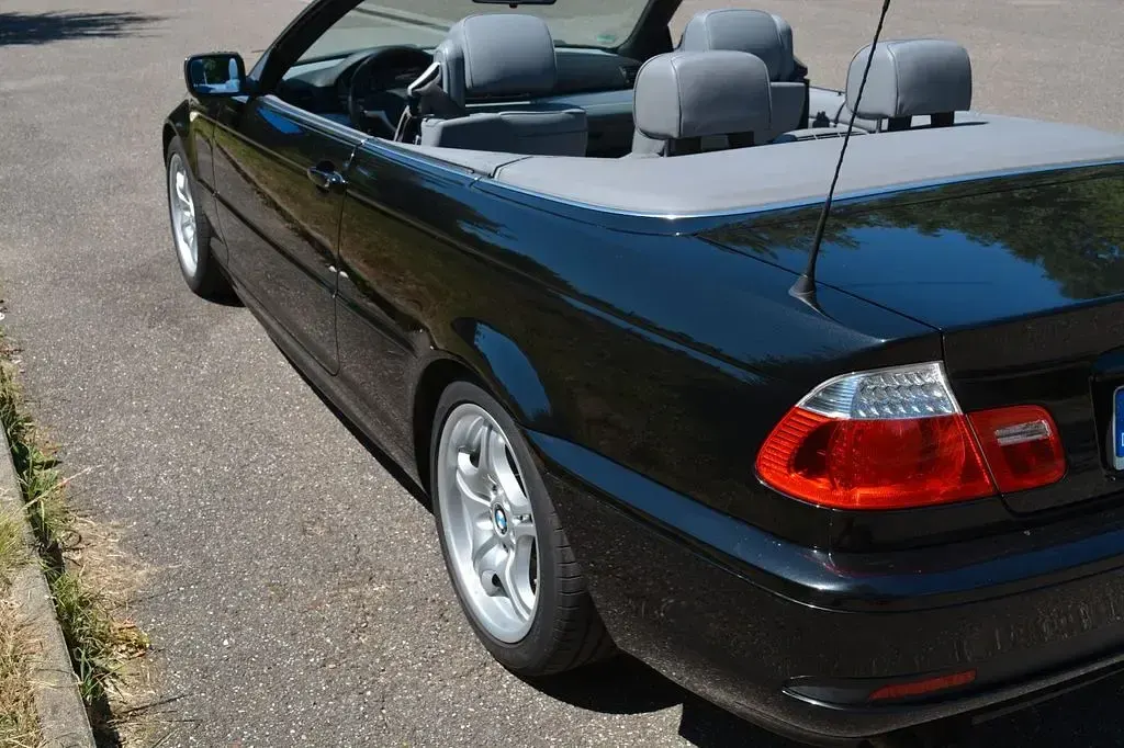 Gebraucht BMW 320 Cabriolet 170 PS (125 kW) 2005 Schwarz Cabrio