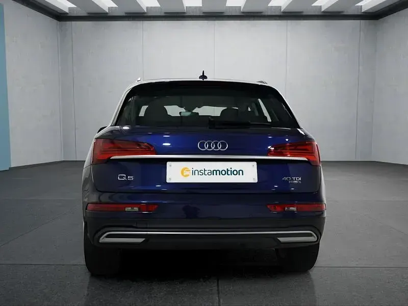 Second-hand Audi Q5 204 CP (150 kW) 2024 Albastru SUV