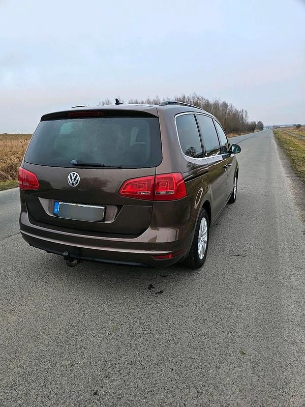 Gebraucht VW Sharan 150 PS (110 kW) 2012 Braun Van / Kleinbus