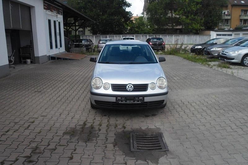 Gebraucht VW Polo Basis 54 PS (39 kW) 2005 Silber Kleinwagen