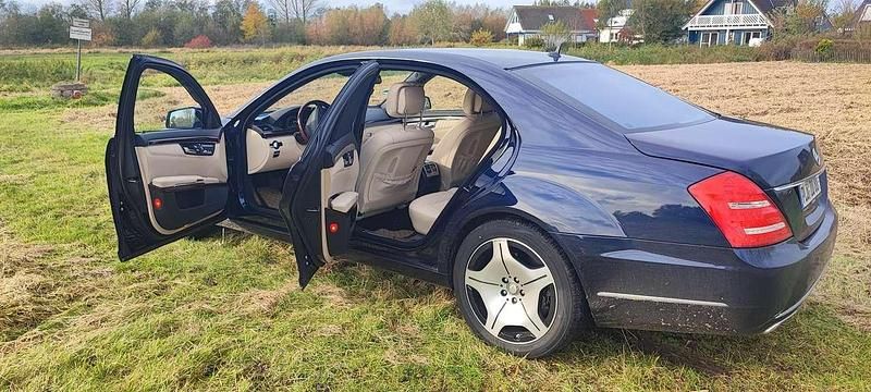 Blau Gebraucht 2013 Mercedes S600 Maybach Limousine | 29.900 € - Bild 1/4