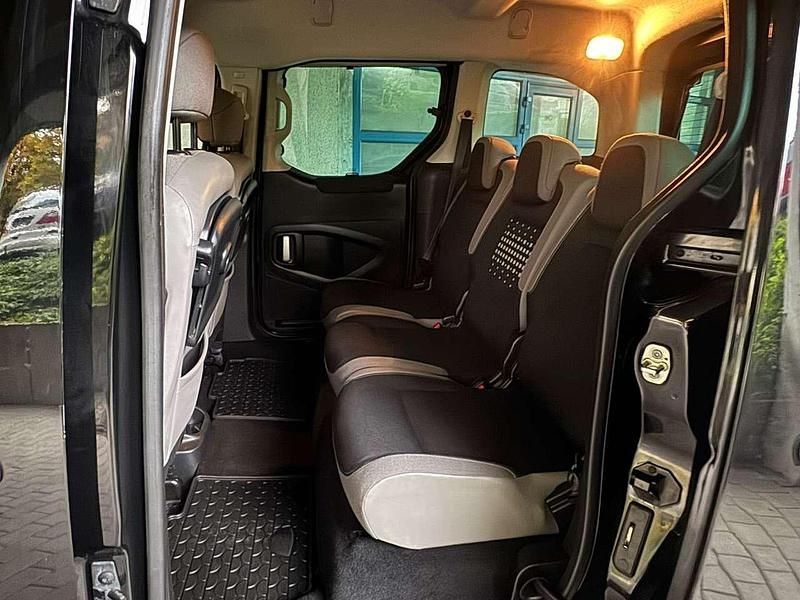 Gebraucht Citroën Berlingo Feel 99 PS (72 kW) 2016 Schwarz Van / Kleinbus