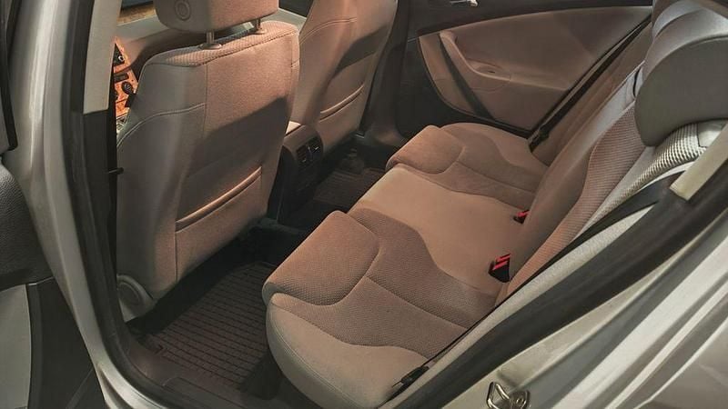 Gebraucht VW Passat 102 PS (75 kW) 2006 Silber Limousine