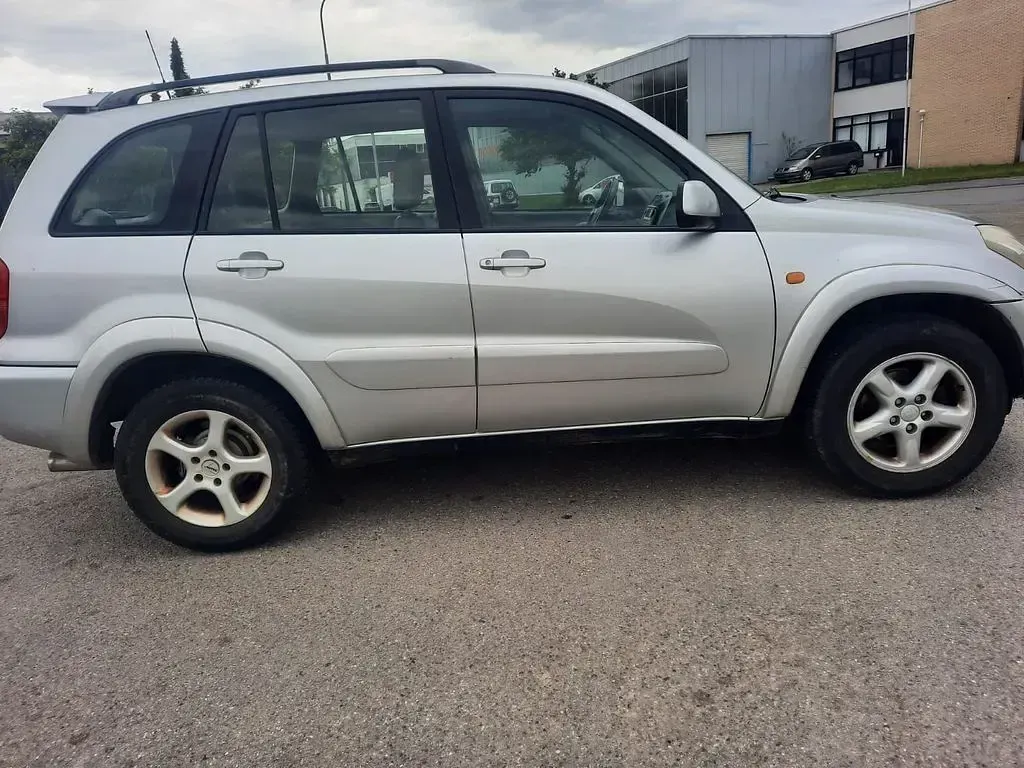 Gebraucht Toyota RAV4 150 PS (110 kW) 2002 Grau SUV