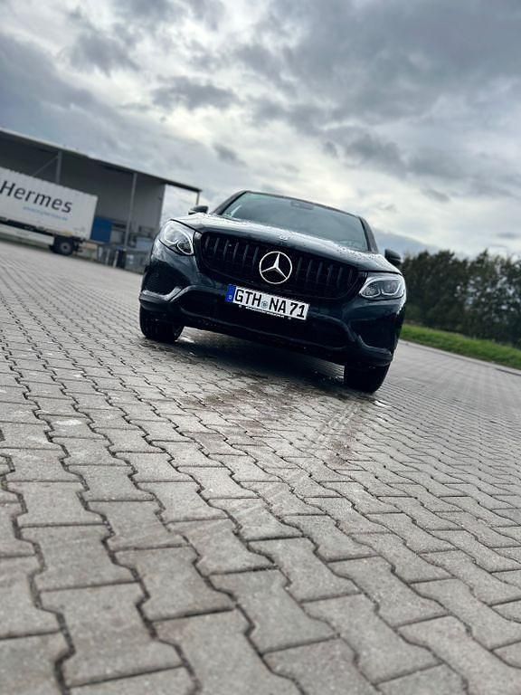Schwarz Gebraucht 2018 Mercedes GLC250 Coupé | 28.500 € (Guter Preis) - Bild 1/4