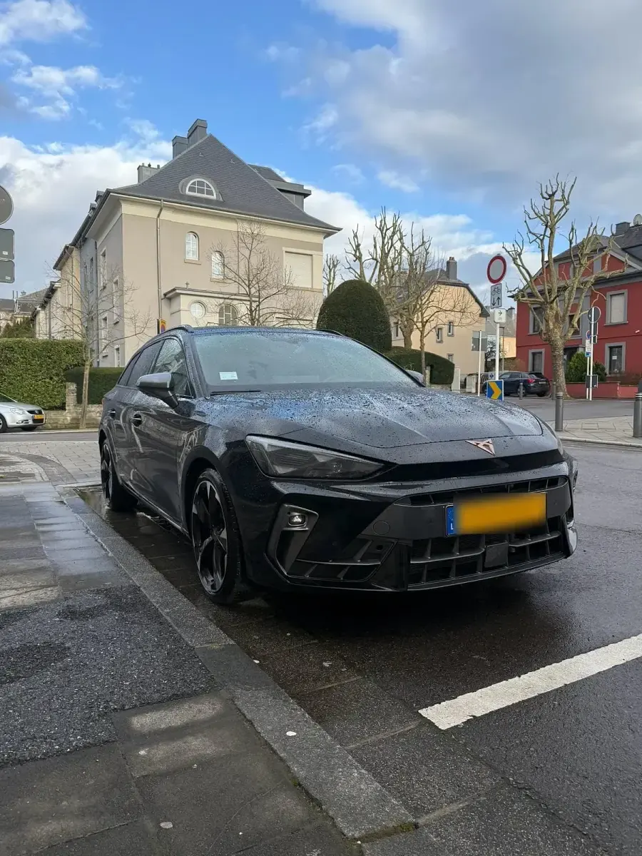 Usata Cupra Leon 150 CV (110 kW) 2025 Nero Station wagon