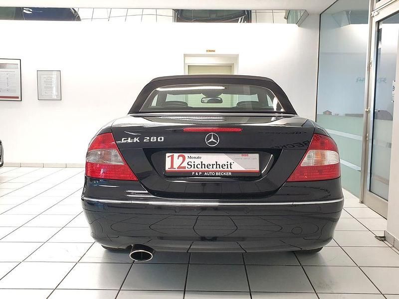 Gebraucht Mercedes CLK280 231 PS (169 kW) 2009 Obsidianschwarz Cabrio