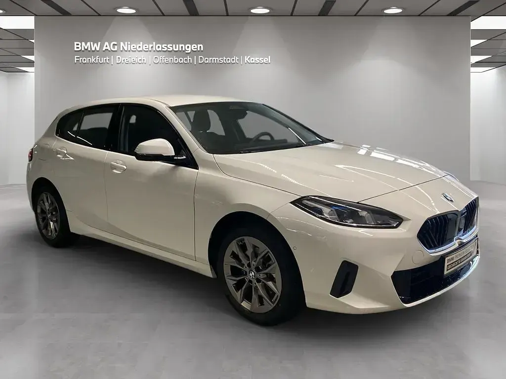 Używany BMW 120 Shadowline 156 KM (114 kW) 2025 Biały Hatchback