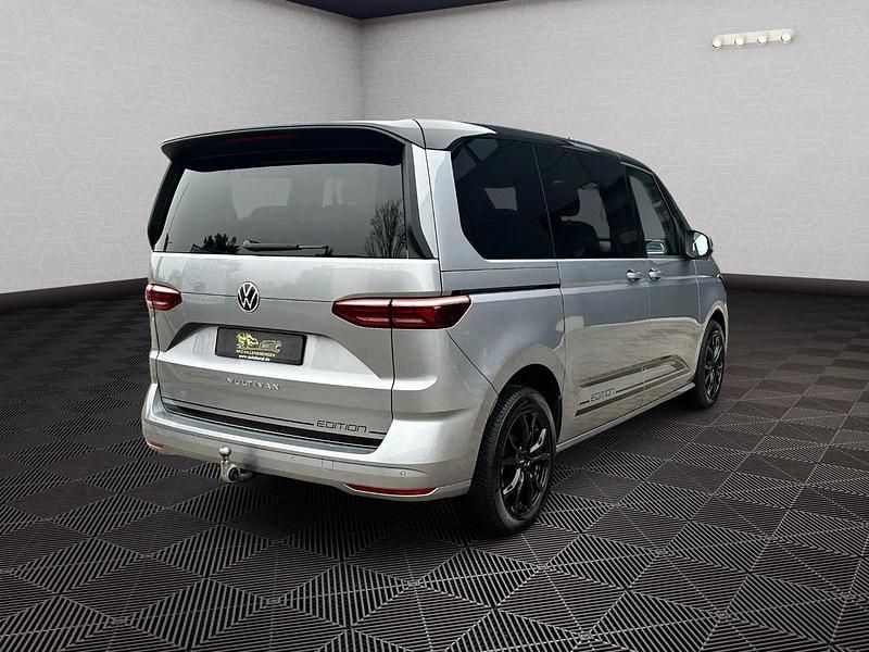 Gebraucht VW Multivan 150 PS (110 kW) 2024 Grau Van