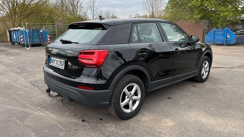 Second-hand Audi Q2 Comfort 150 CP (110 kW) 2017 Negru SUV