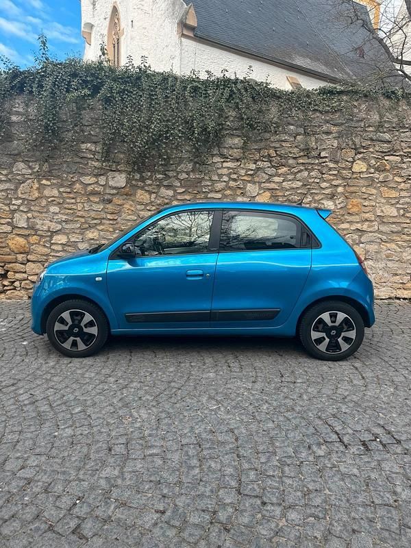 Second-hand Renault Twingo 71 CP (52 kW) 2017 Albastru Hatchback