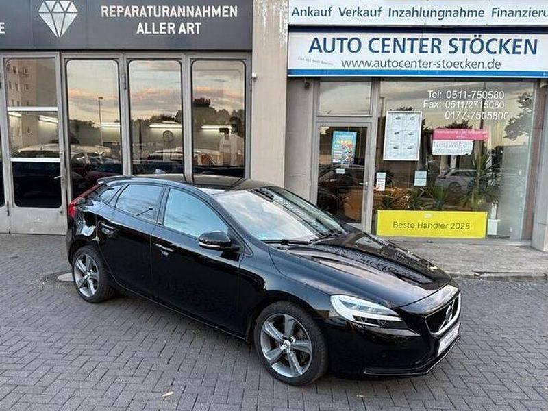 Schwarz Gebraucht 2018 Volvo V40 Kombi | 12.900 € (Fairer Preis) - Bild 1/4