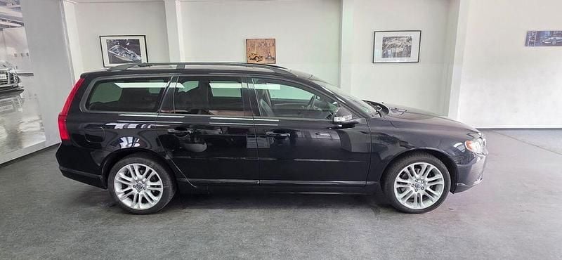 Gebraucht Volvo V70 Momentum 163 PS (119 kW) 2008 Schwarz Kombi