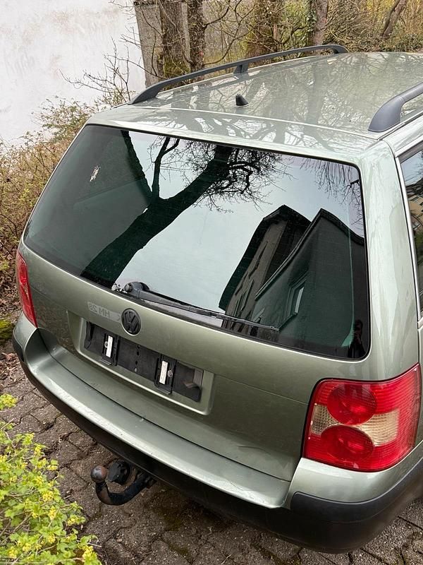 Gebraucht VW Passat 115 PS (84 kW) 2003 Grün Kombi