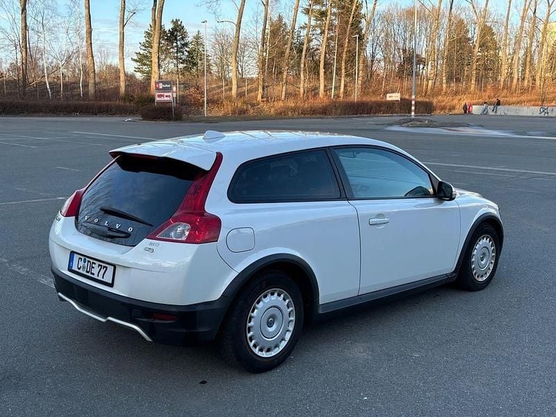 Gebraucht Volvo C30 Momentum 109 PS (80 kW) 2009 Weiß Kleinwagen