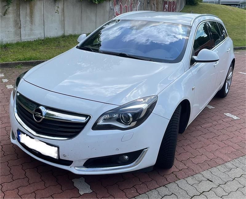 Weiß Gebraucht 2014 Opel Insignia Kombi | 5.900 € (Fairer Preis) - Bild 1/4