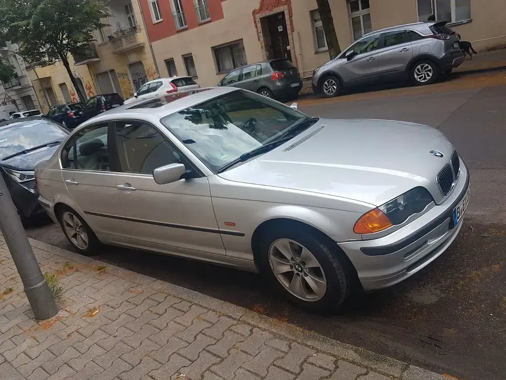 Gebraucht BMW 320 170 PS (125 kW) 1999 Silber Limousine