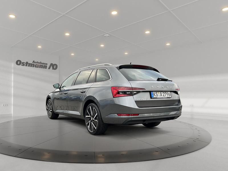 Gebraucht Skoda Superb Style 150 PS (110 kW) 2024 Graphite grau Kombi