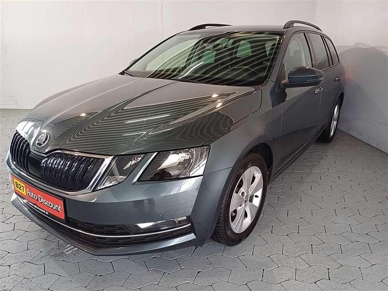 Grau Gebraucht 2018 Skoda Octavia Style Kombi | 12.980 € (Fairer Preis) - Bild 1/4