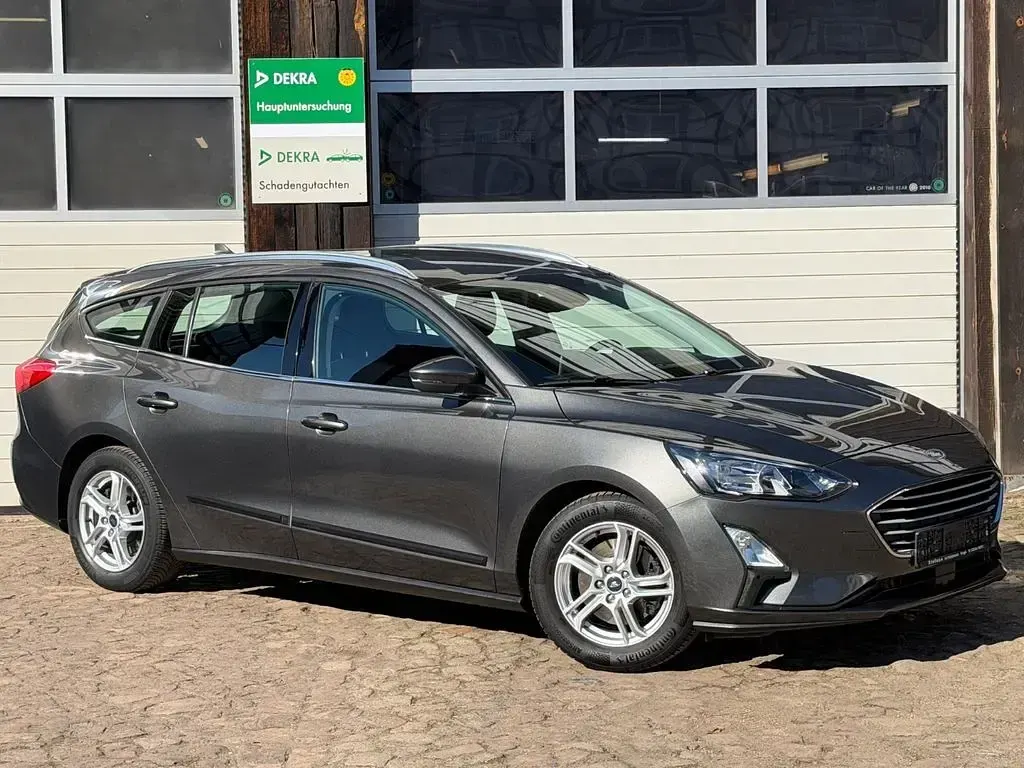 Gebraucht Ford Focus Cool & Connect 120 PS (88 kW) 2020 Grau Limousine
