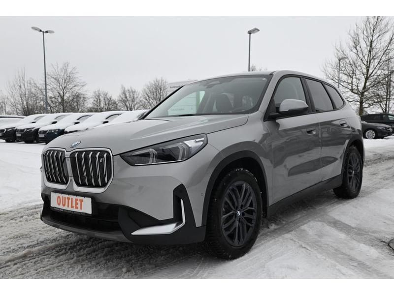 Silber Gebraucht 2023 BMW iX1 Performance SUV | 34.990 € (Guter Preis) - Bild 1/4