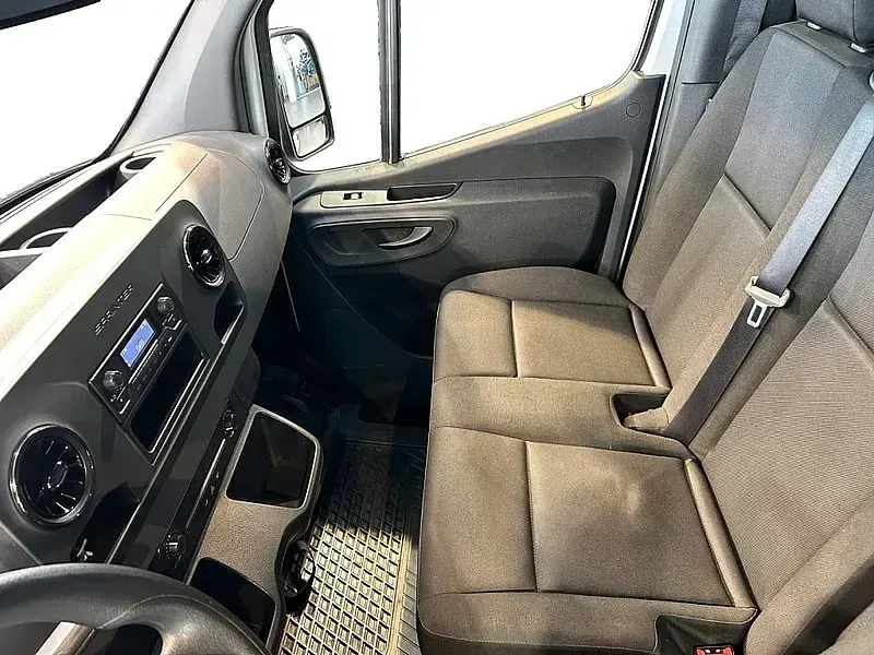 Gebraucht Mercedes E-Sprinter 85 kW (116 PS) 2022 Arktikweiss Van