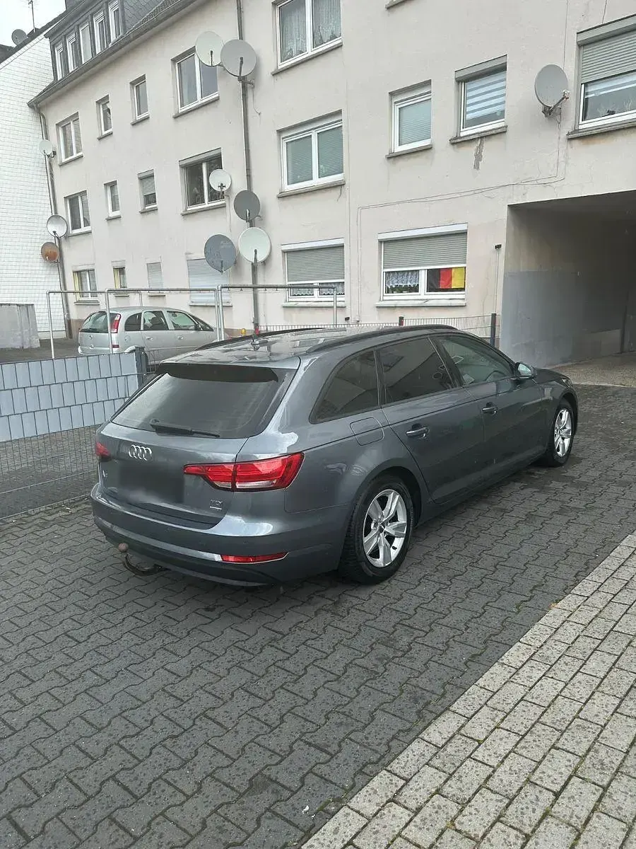 Gebraucht Audi A4 Design 150 PS (110 kW) 2018 Grau Kombi