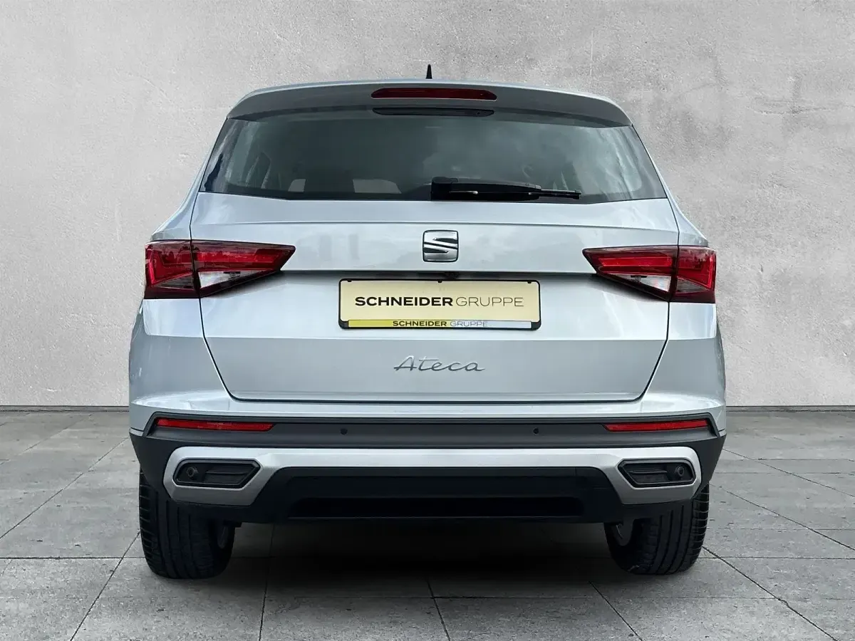 Usado Seat Ateca Style 150 CV (110 kW) 2022 Plateado SUV