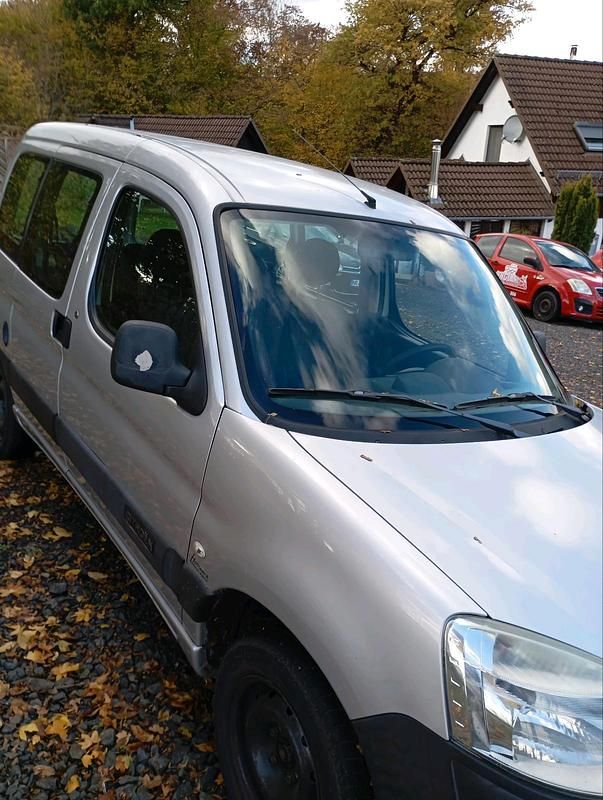 Grau Gebraucht 2006 Citroën Berlingo Van / Kleinbus | 3.200 € (Etwas zu teuer) - Bild 1/4