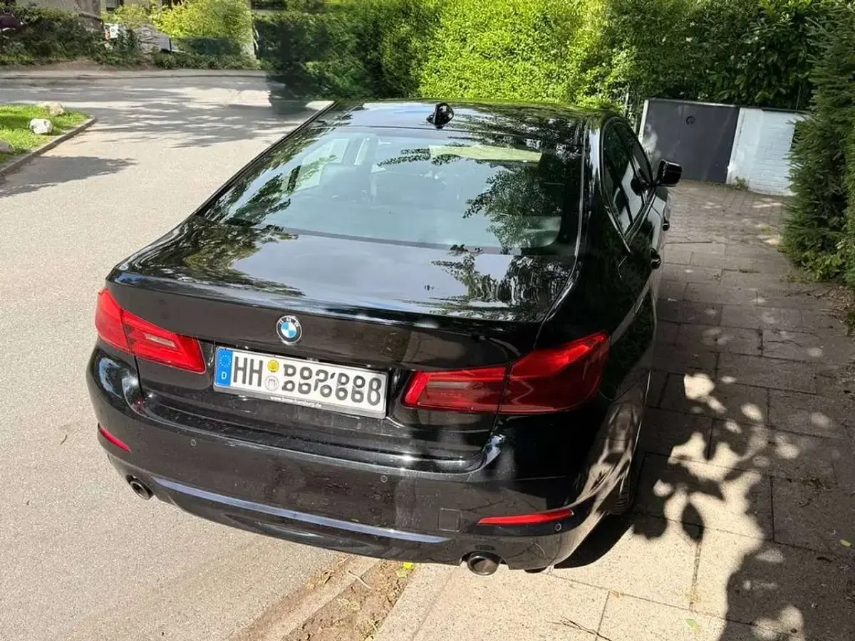 Gebraucht BMW 520 Sport Line 190 PS (139 kW) 2018 Schwarz Limousine