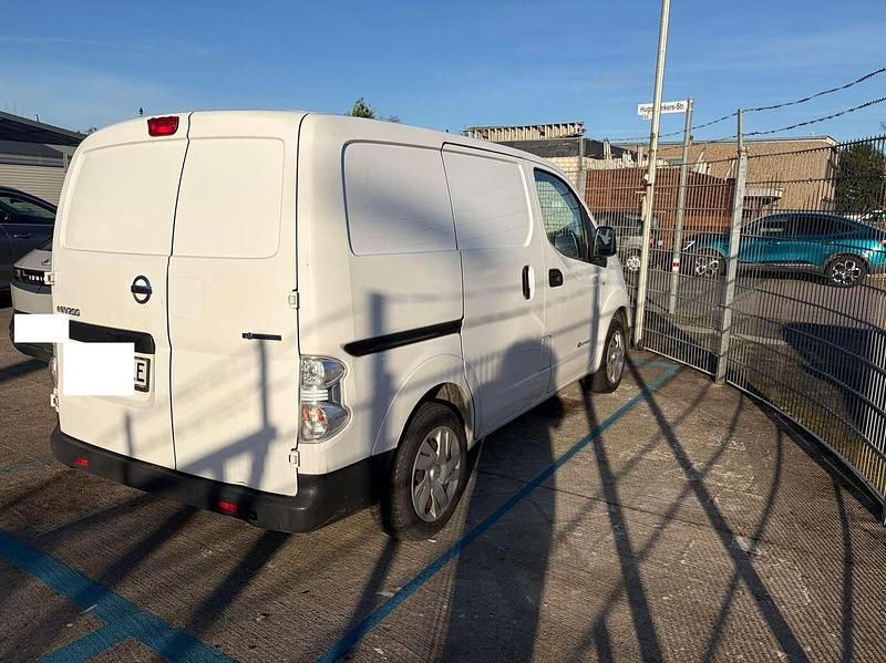 Gebraucht Nissan e-NV200 Premium Edition 80 kW (109 PS) 2016 Weiß Van / Kleinbus