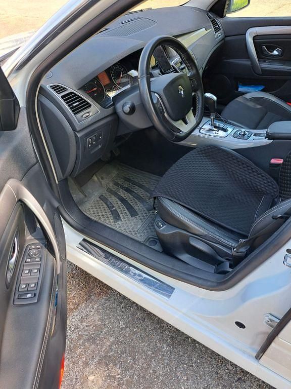 Gebraucht Renault Laguna III 110 PS (80 kW) 2015 Weiß Limousine