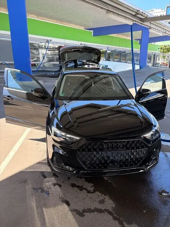 Gebraucht Audi A1 Ambiente 110 PS (80 kW) 2023 Schwarz SUV