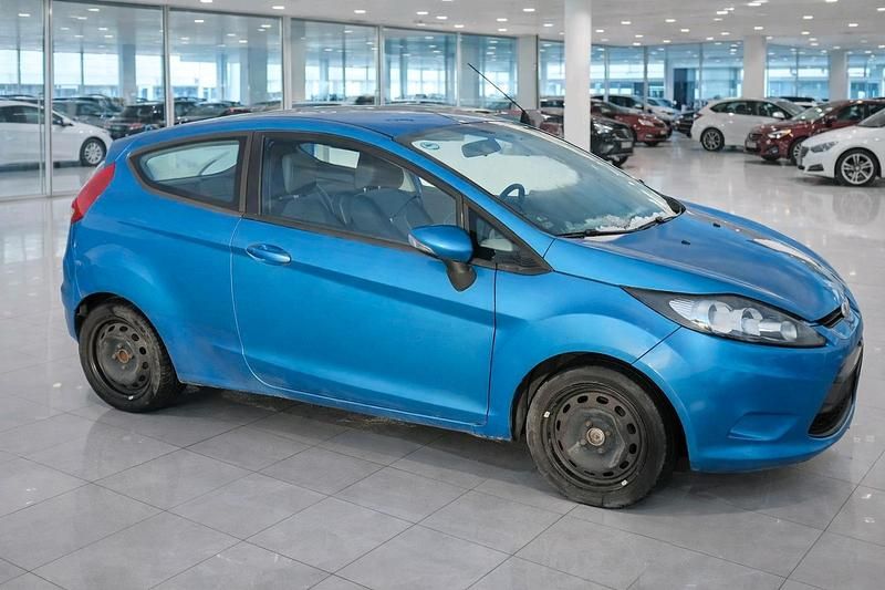 Gebraucht Ford Fiesta 81 PS (59 kW) 2009 Blau Kleinwagen