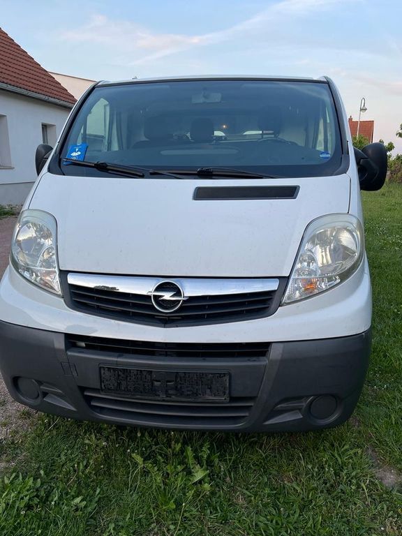 Weiß Gebraucht 2008 Opel Vivaro Van | 3.099 € - Bild 1/4