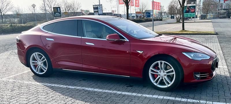 Gebraucht Tesla Model S 514 kW (700 PS) 2015 Rot Kleinwagen
