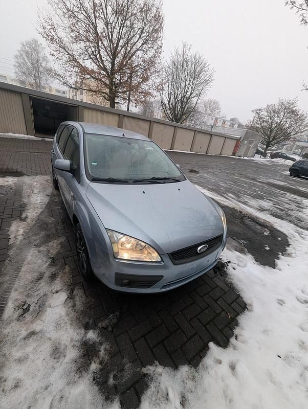 Second-hand Ford Focus 100 CP (73 kW) 2007 Albastru Break